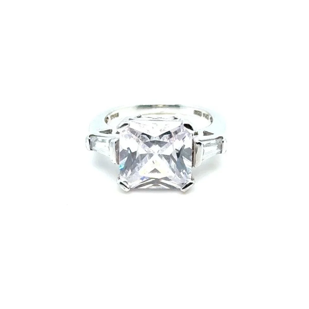 Sparkling‎ 3-Czs Silver 925 Ring